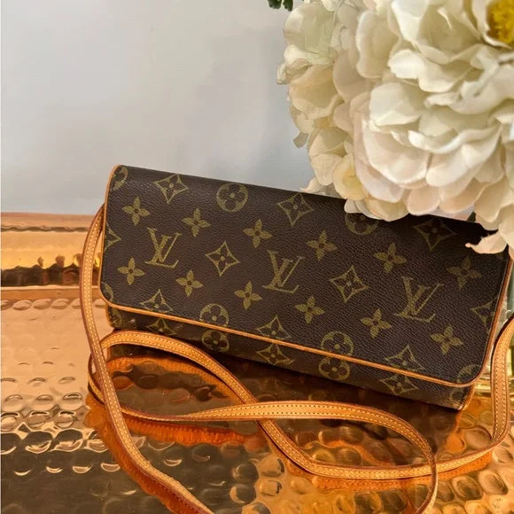 Lv twin pochette hotsell